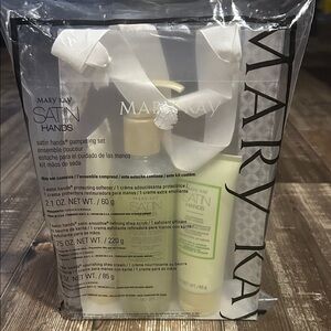 Mary Kay Satin Hands Pampering Set